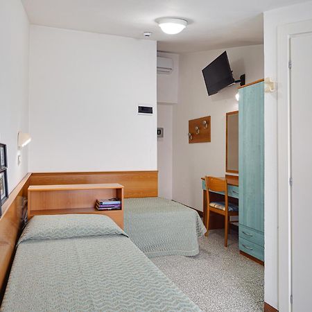Hotel Gaia Rimini Esterno foto
