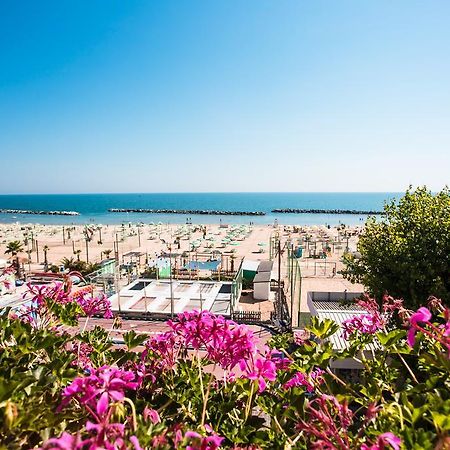 Hotel Gaia Rimini Esterno foto