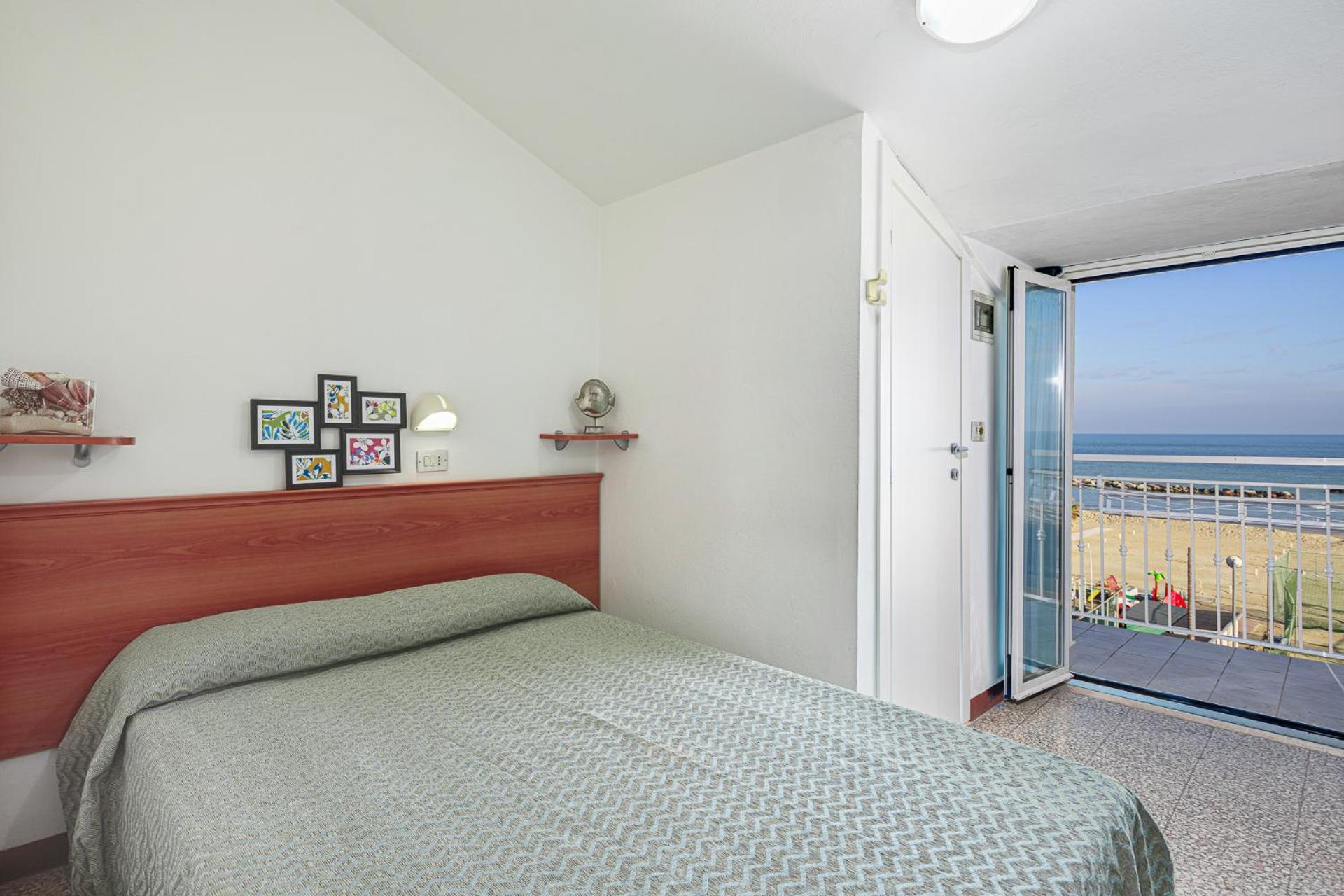 Hotel Gaia Rimini Esterno foto