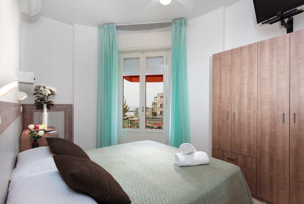 Hotel Gaia Rimini Camera foto