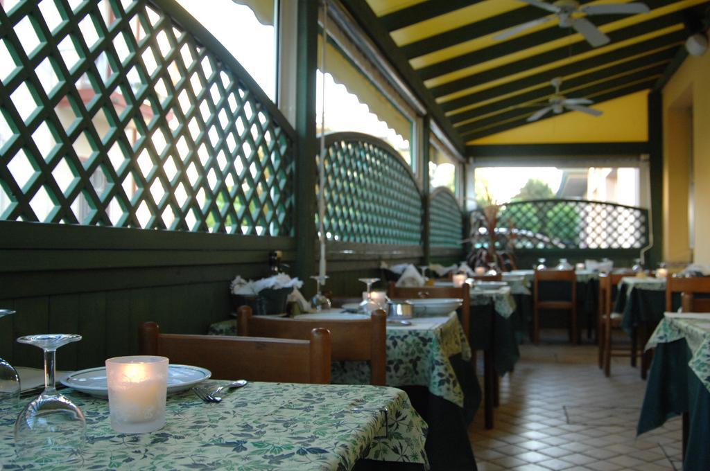 Hotel Gaia Rimini Esterno foto