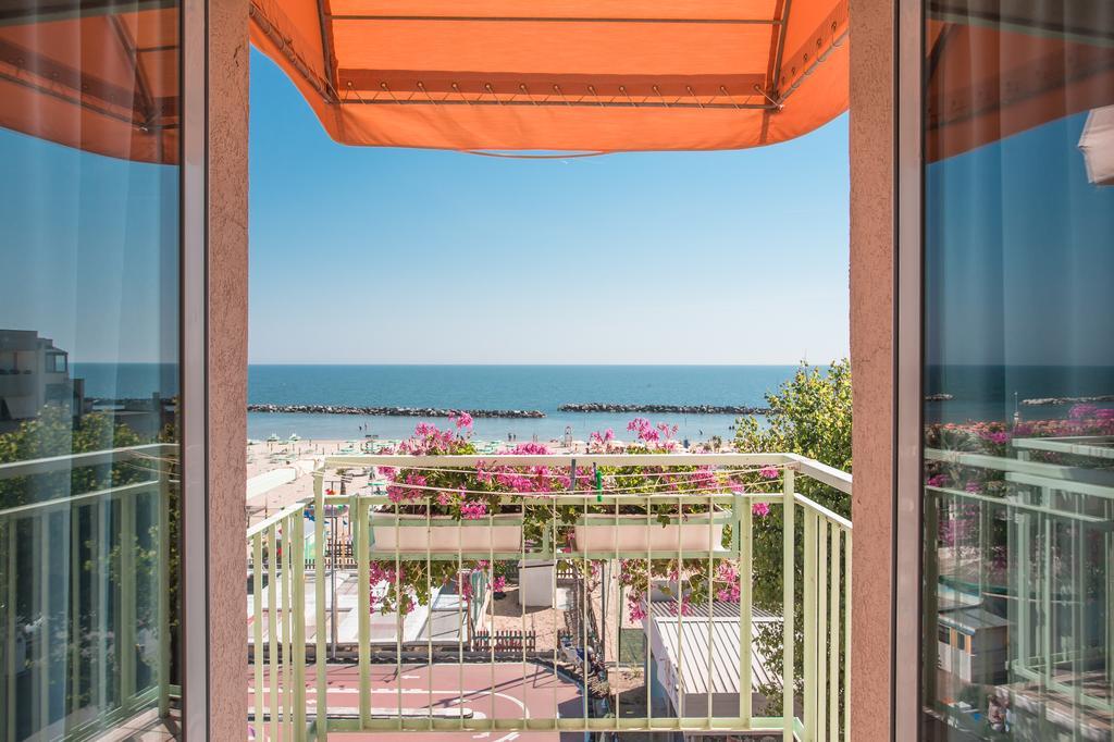 Hotel Gaia Rimini Esterno foto