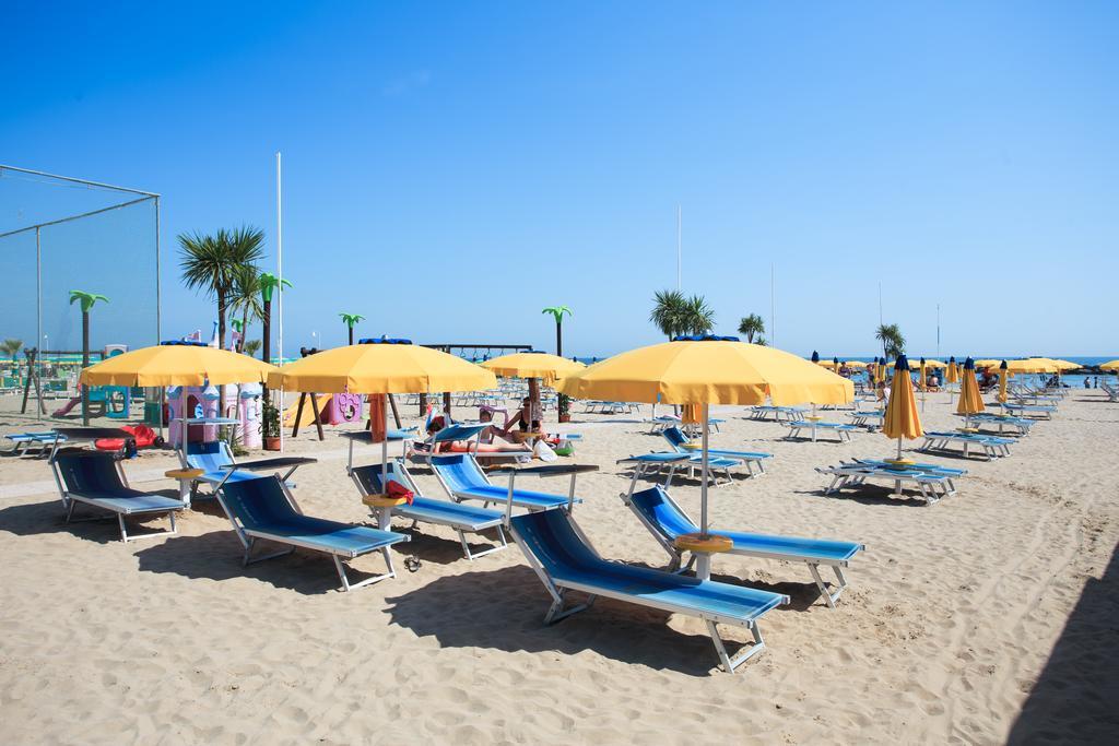Hotel Gaia Rimini Esterno foto