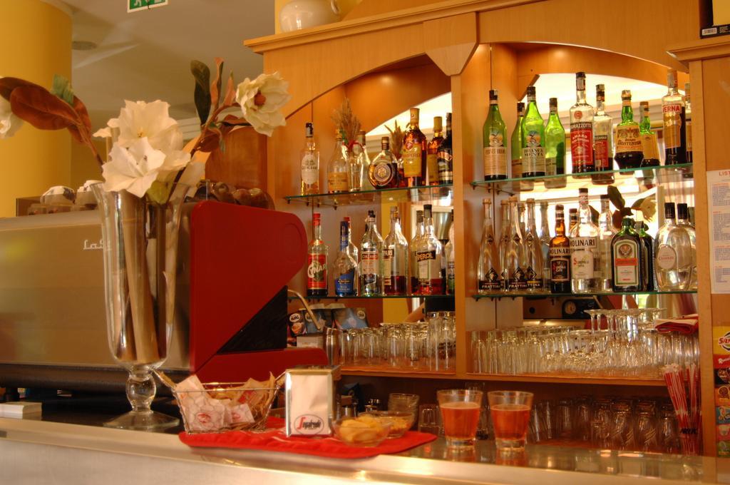 Hotel Gaia Rimini Esterno foto
