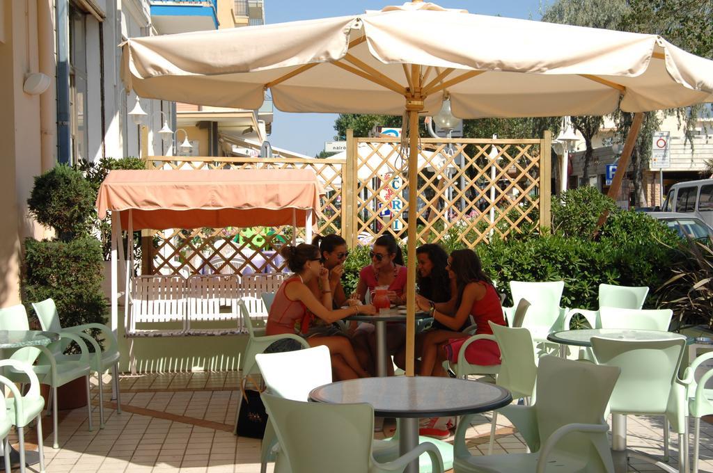 Hotel Gaia Rimini Esterno foto